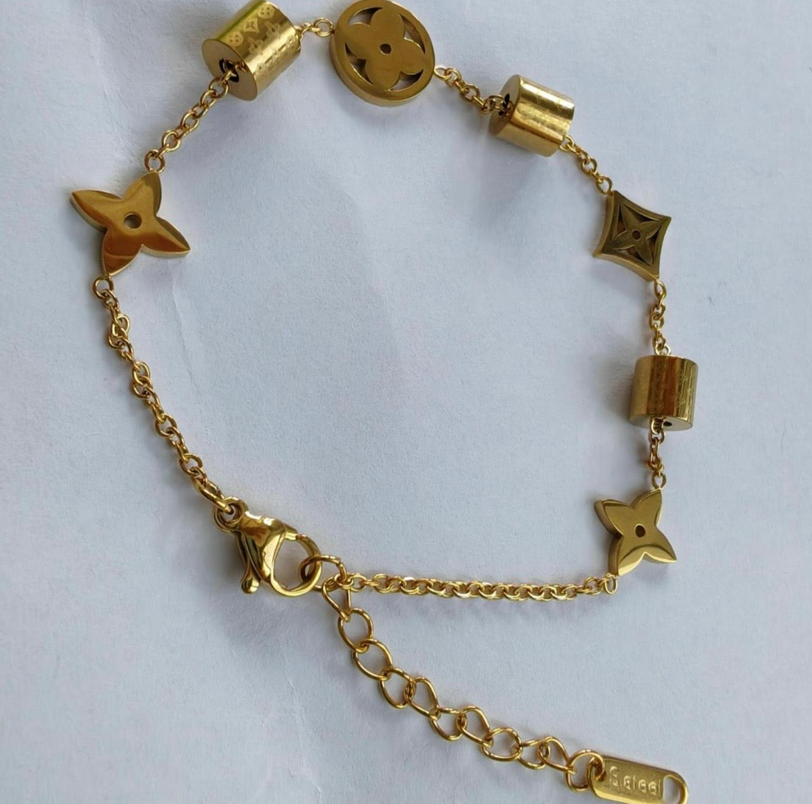 Louie luxe bracelet - Icy
Ville Shop
